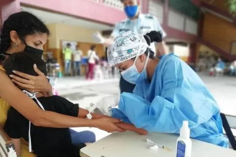 Médicos cubanos refuerzan la atención a heridos y damnificados tras los terremotos en Venezuela