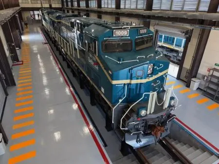 Llegan a Quintana Roo las primeras 12 locomotoras del Tren Maya de carga