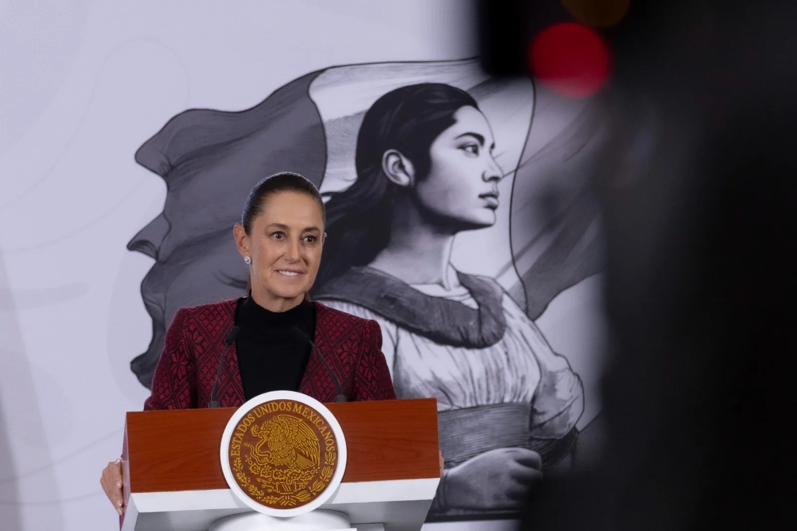 Claudia Sheinbaum anuncia foros regionales para definir regulación de redes sociales en menores