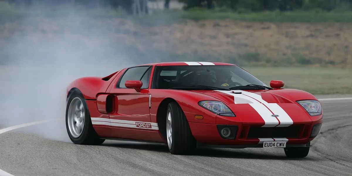 El Ford GT40, el superdeportivo que nació del despecho hacia Ferrari y hoy no tiene precio