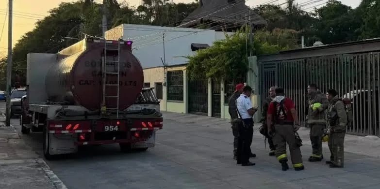 Presunta fuga de gas provoca explosión en vivienda de la Supermanzana 24 de Cancún