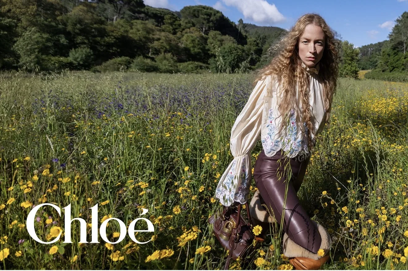 Chloé presenta su campaña Winter 2026 inspirada en la naturaleza y la feminidad instintiva