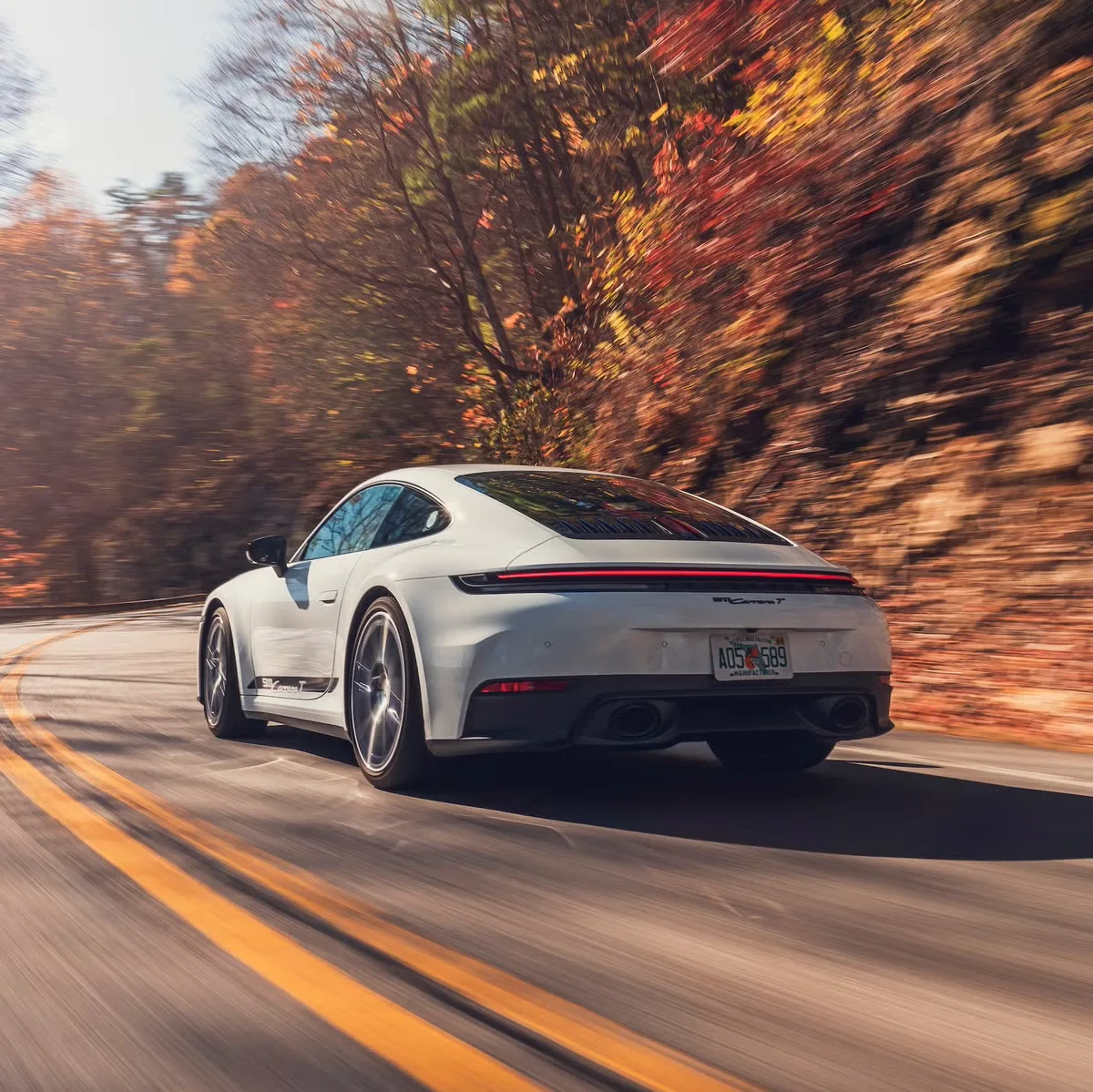 El Porsche 911 Carrera T reafirma su lugar como el deportivo para puristas