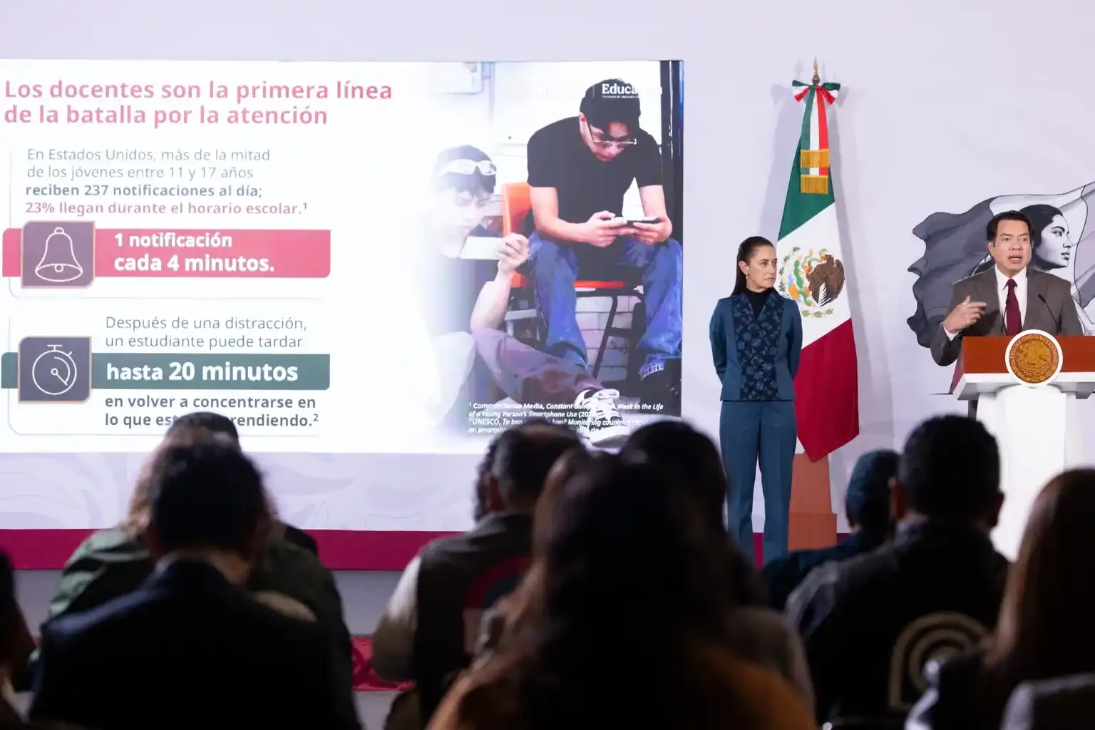 Sheinbaum impulsa debate sobre regulación de redes sociales para proteger la salud mental y el aprendizaje de niñas, niños y adolescentes