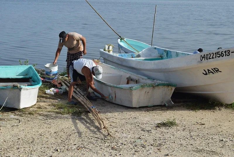 Pescadores de Campeche exigen apoyos para combustible ante aumento de costos