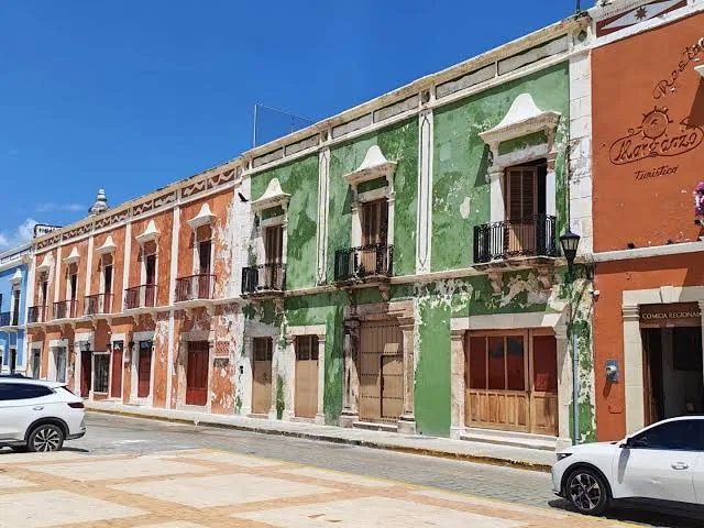 INAH detecta más de 50 casas históricas en riesgo en Campeche