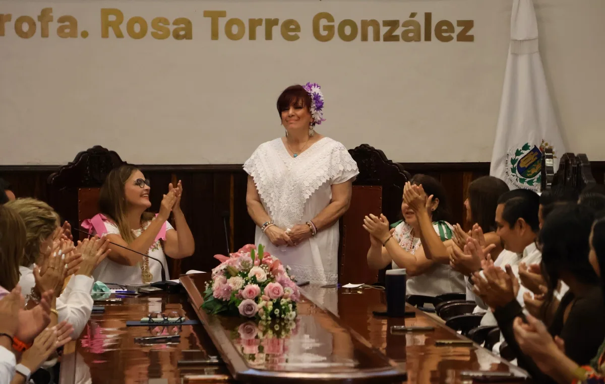 Betty Yáñez recibe la Medalla Héctor Herrera por su trayectoria artística