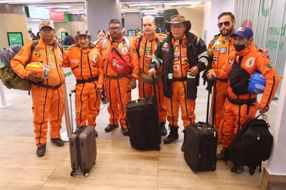 Topos Azteca llegan a Colombia para apoyar rescates tras el terremoto