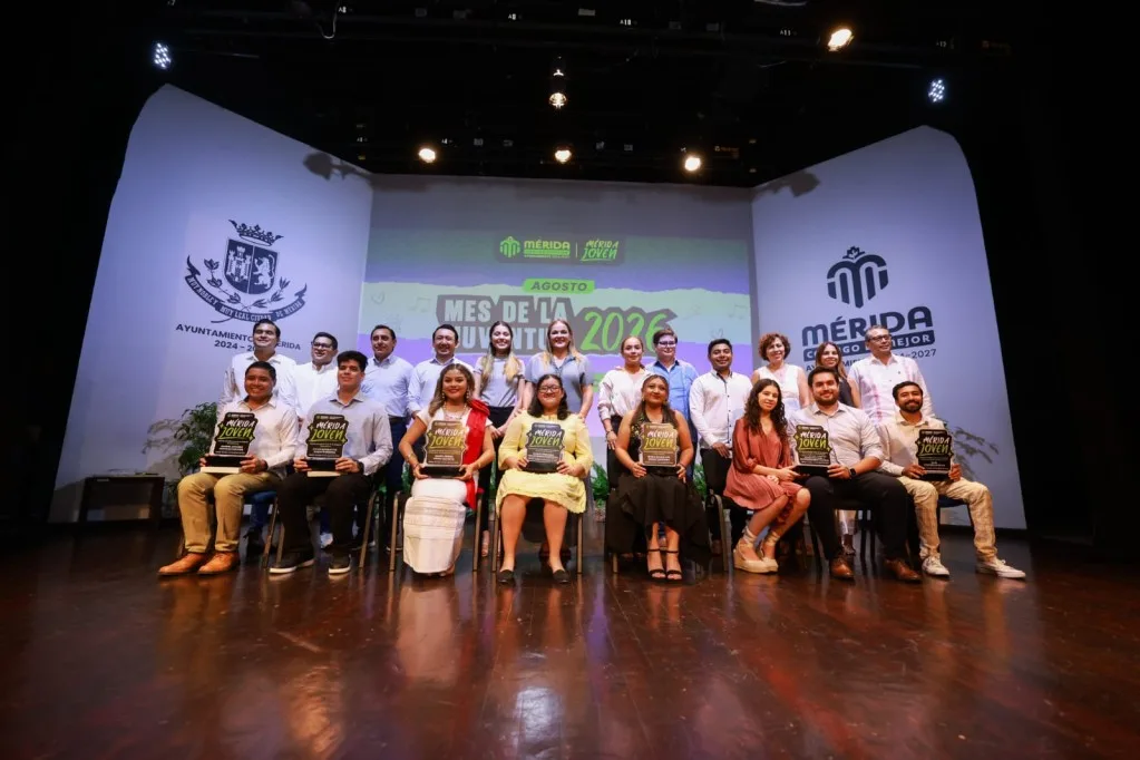 Reconocen a jóvenes de Mérida por su talento, liderazgo y compromiso