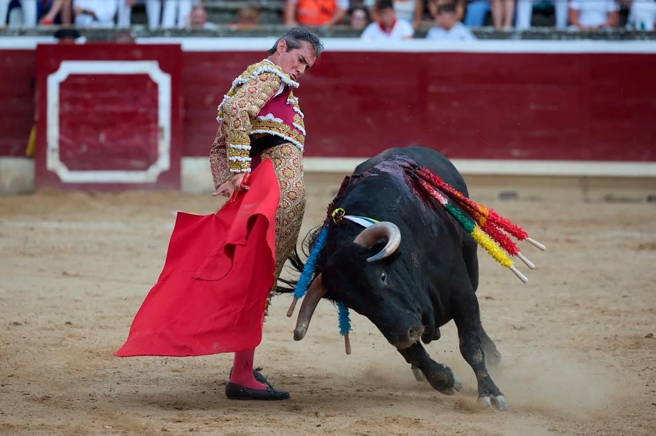 Diego Silveti da vuelta al ruedo en Tafalla; Sánchez Vara corta dos orejas