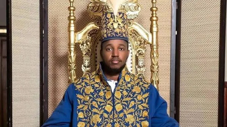 Muere a los 34 años Oyo Nyimba, el rey más joven del mundo, monarca de Tooro