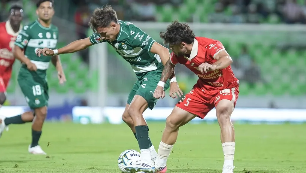 Santos Laguna remonta ante Juárez y consigue su primera victoria del torneo