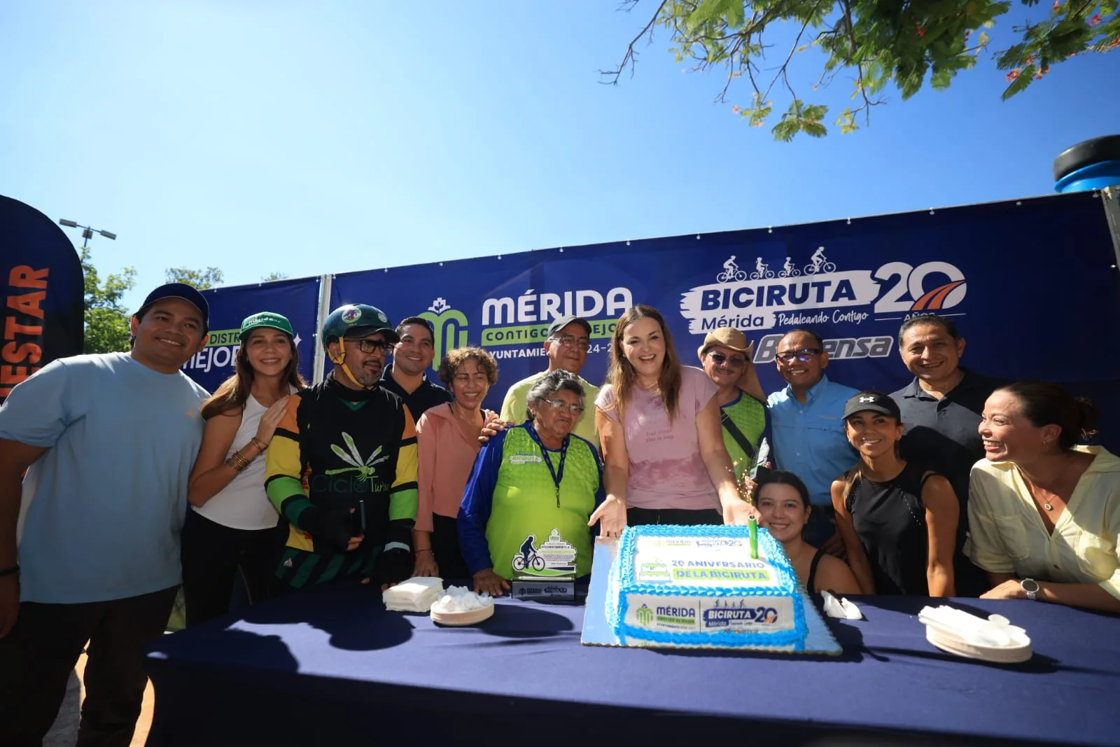 Cecilia Patrón celebra 20 años de la Bici-Ruta