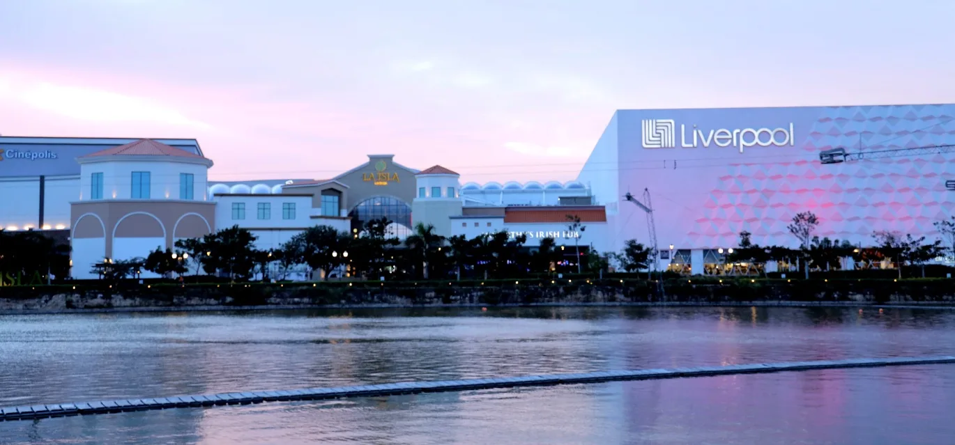 Centro comercial con lago contaminado por ameba niega riesgo y anuncia operación normal
