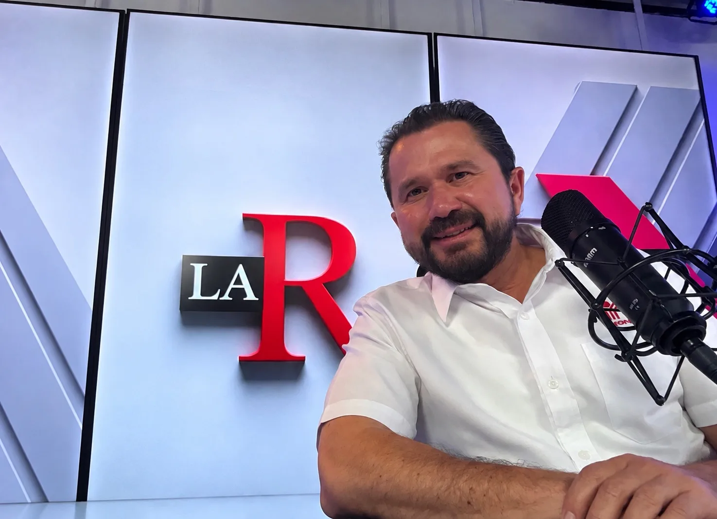 Mauricio Sahuí reconoce 38 años de La Revista Peninsular y el legado de Eduardo Menéndez