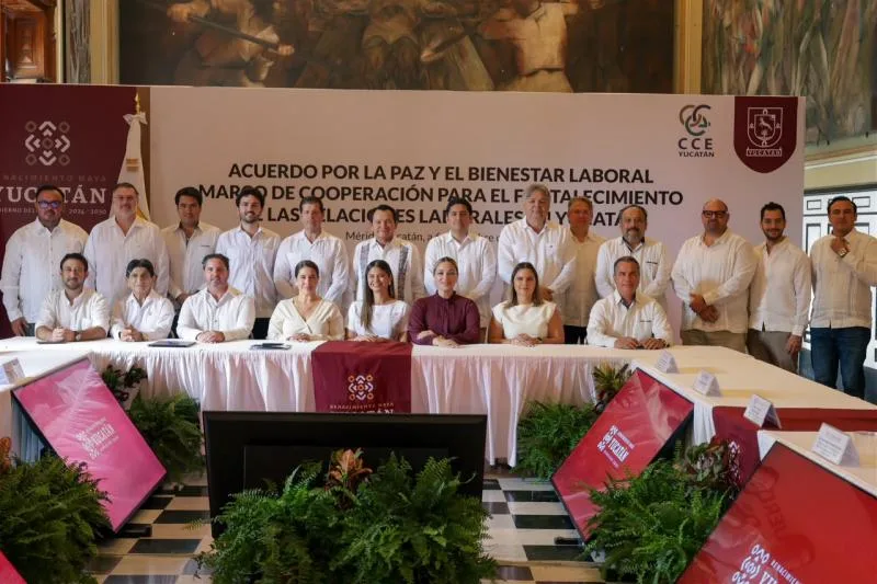 Díaz Mena encabezó la firma del Acuerdo por la Paz y el Bienestar Laboral