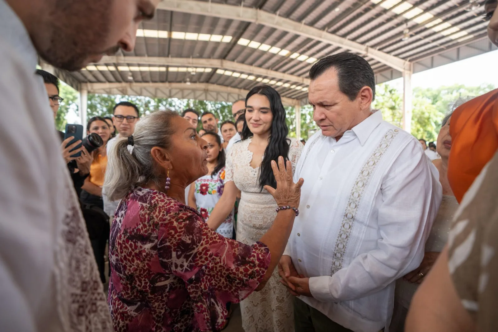 Pensión, agua y un pozo: autoridades detallan la atención a doña Josefina