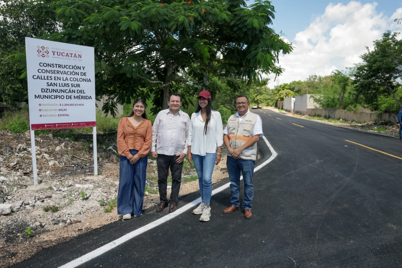 Díaz Mena entrega 18 calles reparadas y nueva vialidad en San Luis Sur Dzununcán