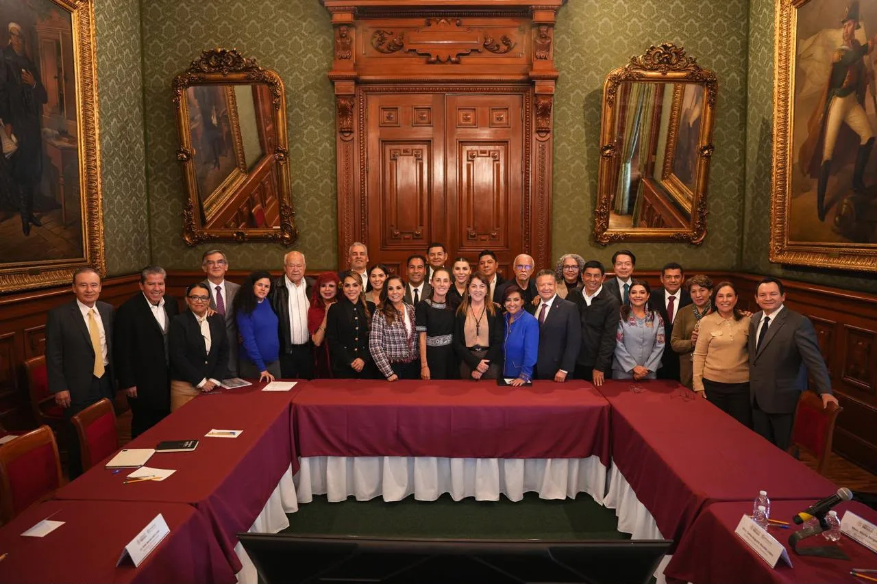 Sheinbaum revisa modernización del IMSS-Bienestar con gobernadores de 24 estados