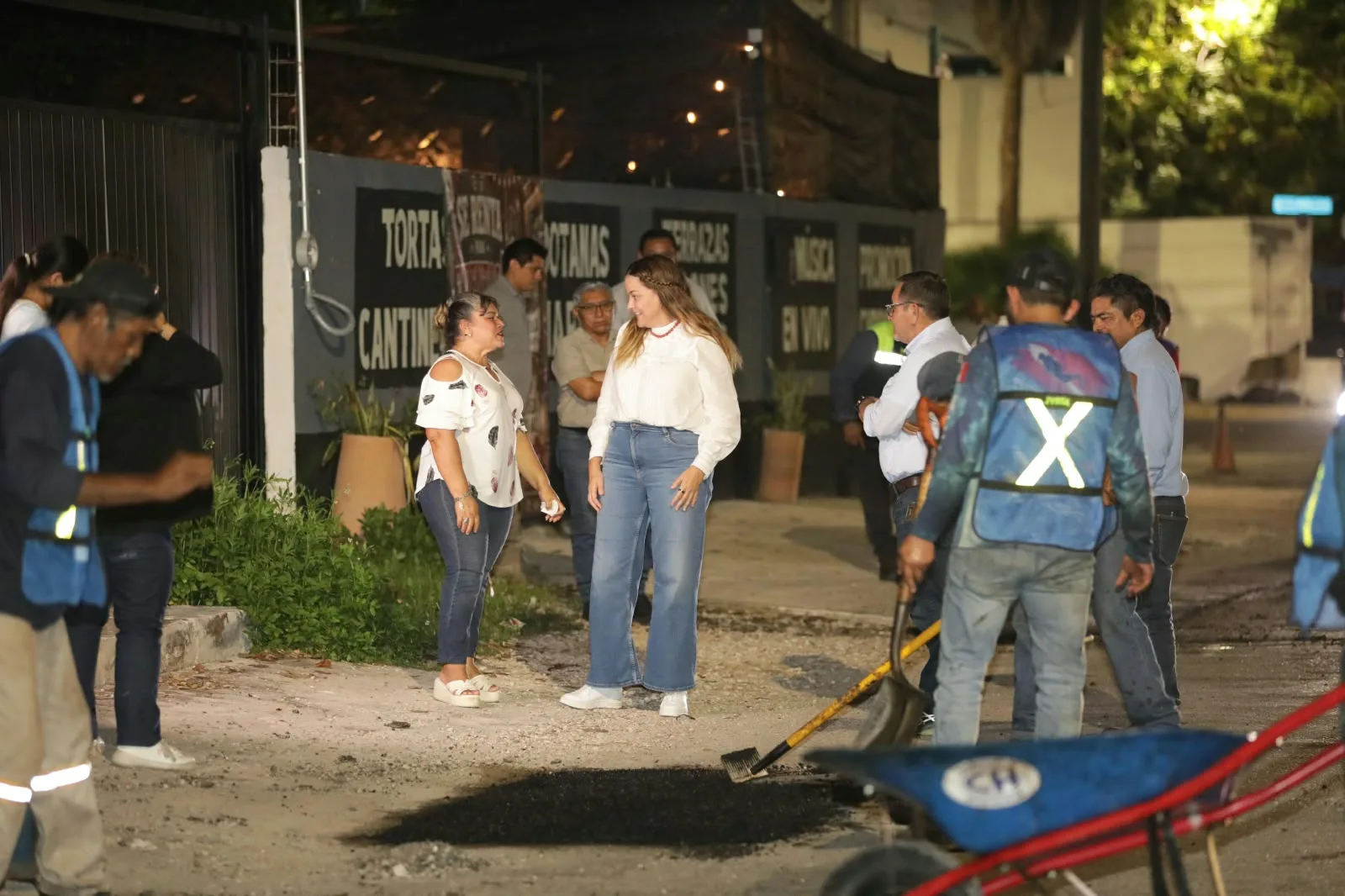 Cecilia Patrón despliega cuadrillas de bacheo 24/7 por toda la ciudad