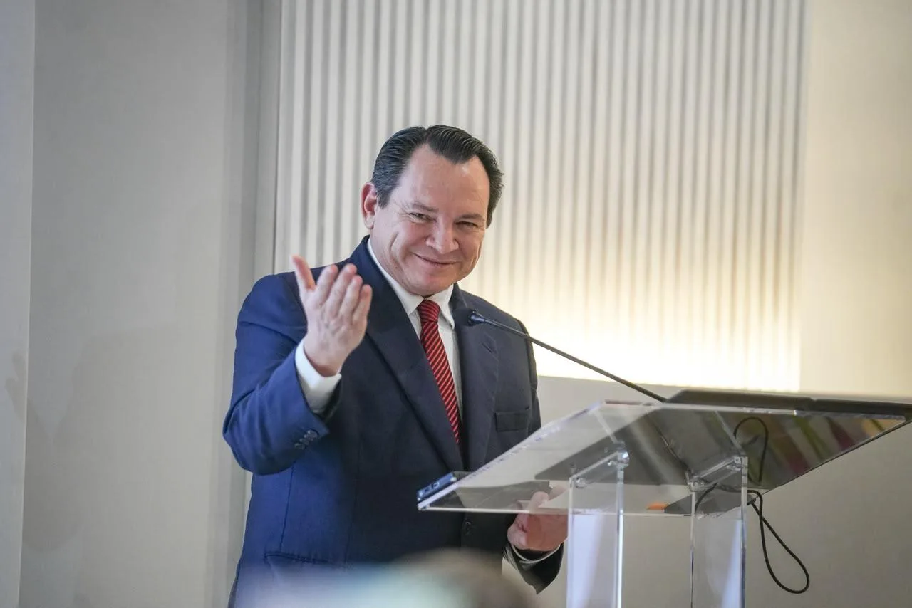 El Gobernador Joaquín Díaz Mena presentó en la Ciudad de México la Bienal de Yucatán, la primera bienal internacional de arte contemporáneo de México