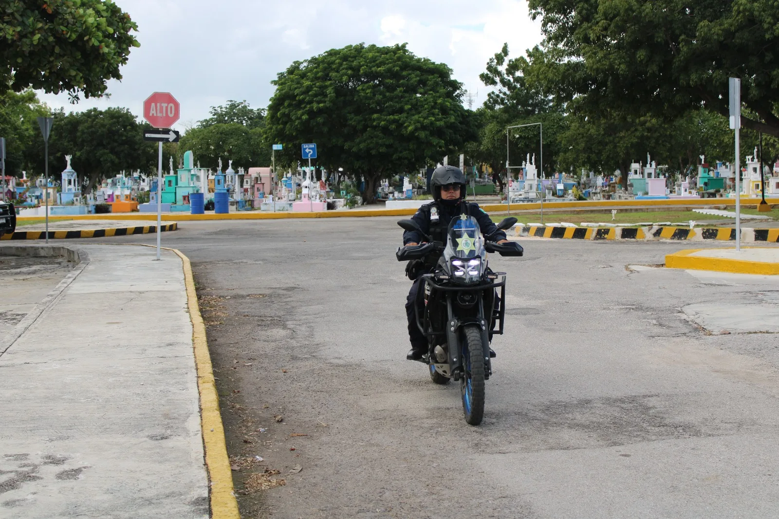 Policía de Mérida implementa operativo con motivo del Día de Muertos