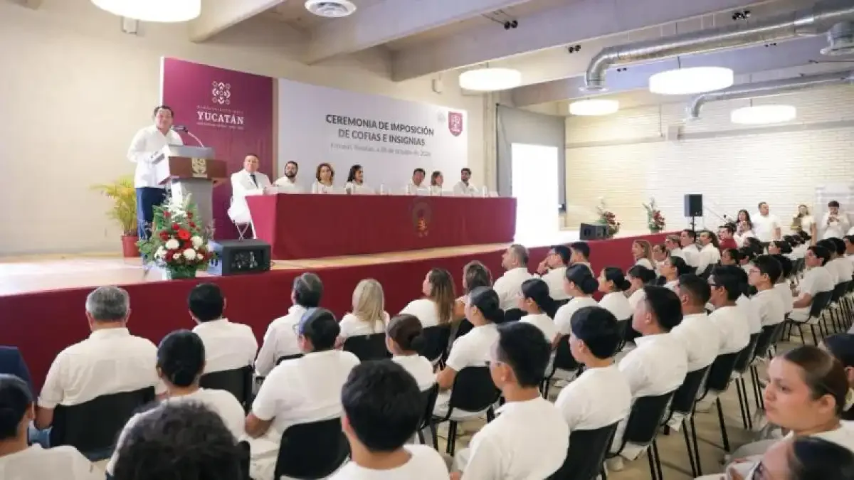 82 estudiantes de Enfermería reciben cofias para iniciar prácticas clínicas en Yucatán