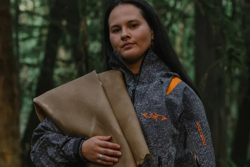 Arc'teryx lanza la colección Walk Gently 'Salish Winter' con diseño indígena Musqueam