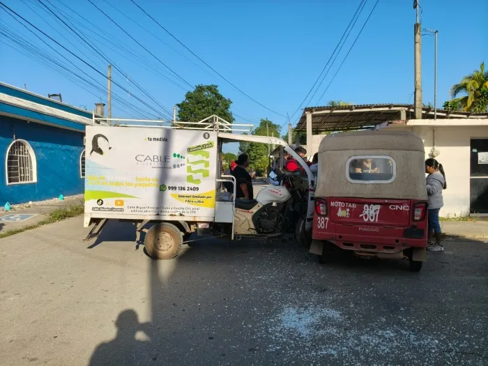 Choque entre dos mototaxis deja una mujer lesionada en José María Morelos