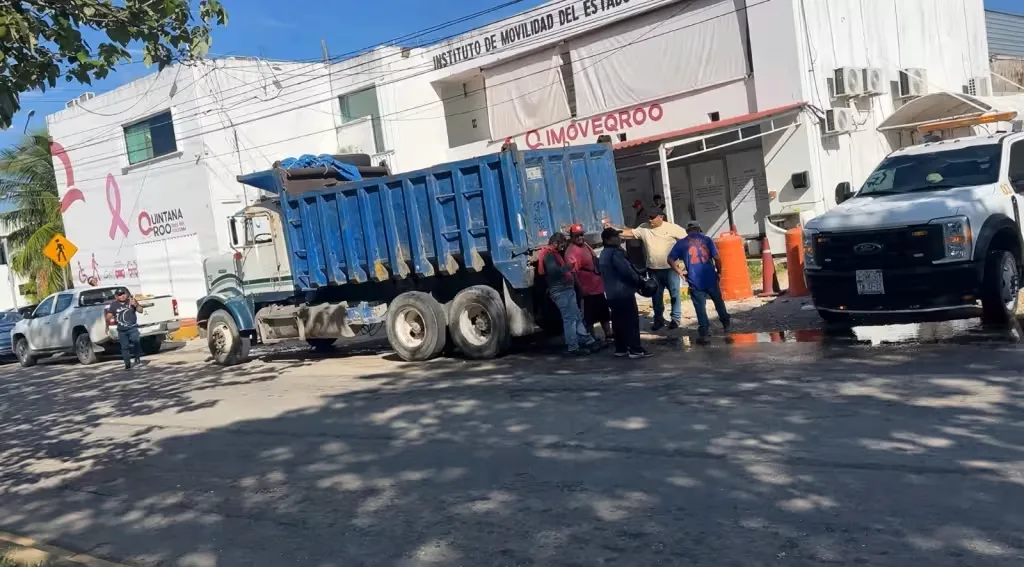 Conflicto entre volqueteros en Quintana Roo escala a denuncia por intento de homicidio