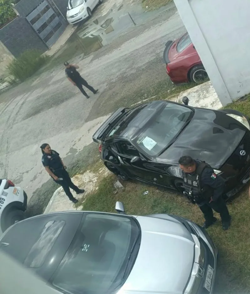 Decomisan cinco vehículos, algunos de alta gama, en Residencial Terranova; dueño permanece libre