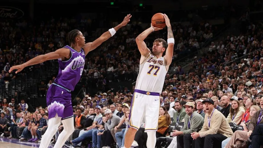 Doncic deslumbra con 52 puntos; LeBron pierde su invicto y los Knicks siguen en caída libre