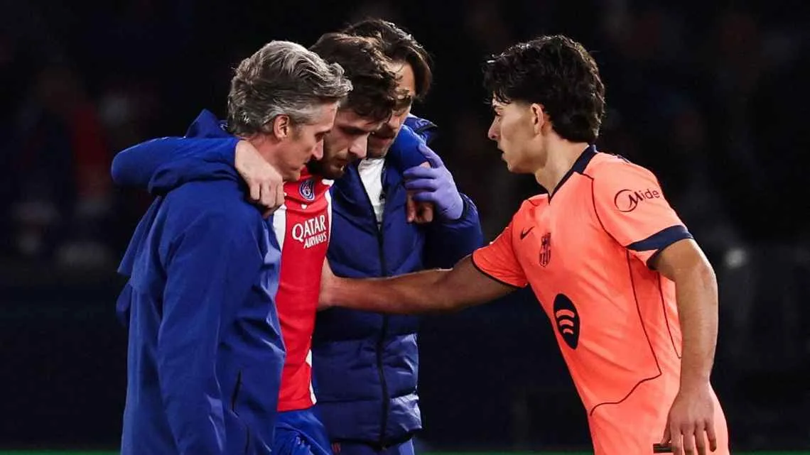 Duro golpe para el PSG: Kvaratskhelia sufre grave lesión y podría perderse toda la temporada