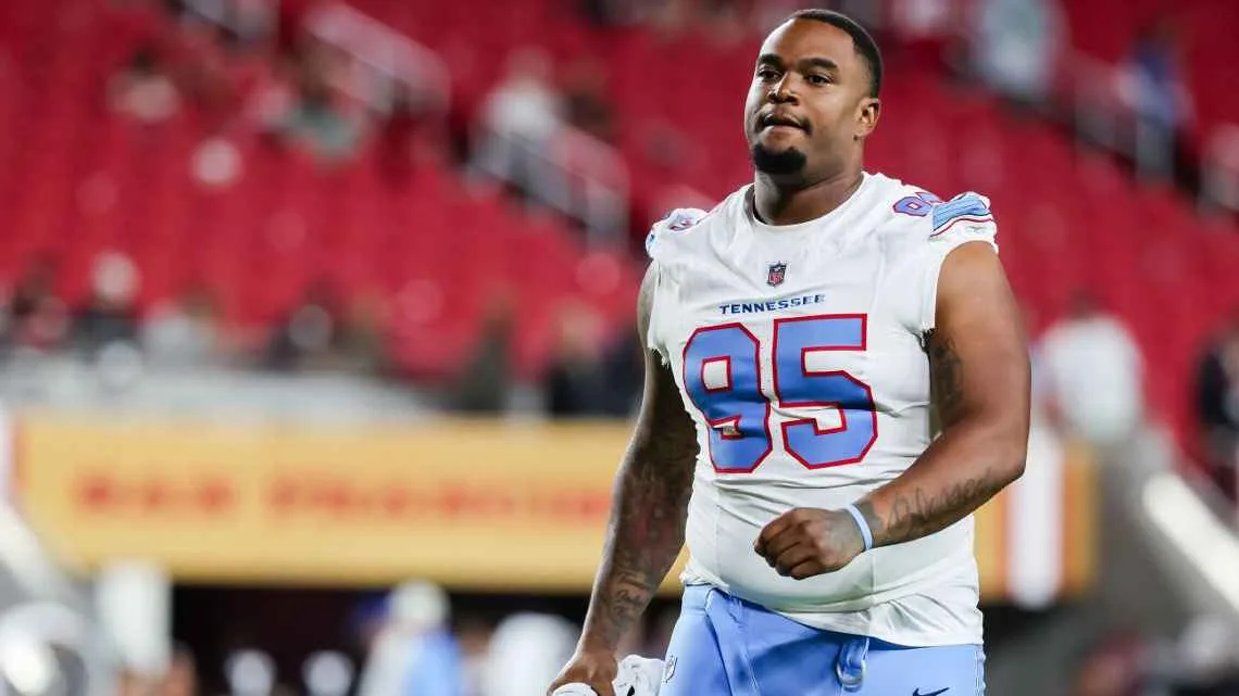 Escándalo en la NFL: Jordan Elliott habría intentado buscar un arma tras pelea con compañero de los Titans