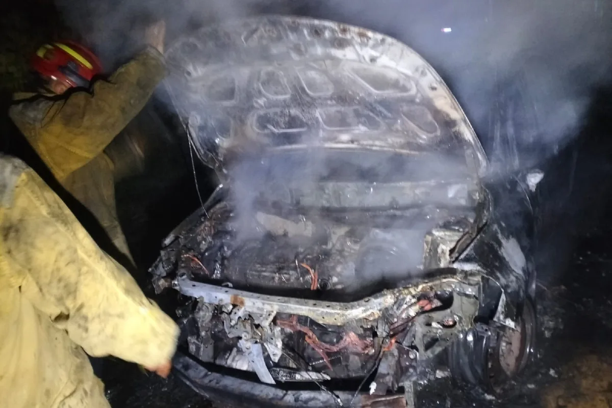 Golpean a velador y le incendian el automóvil en Tizimín durante presunto ataque familiar
