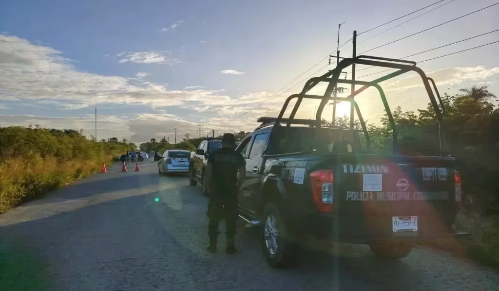 Habitantes de Tizimín bloquean carretera para exigir reparación de caminos deteriorados