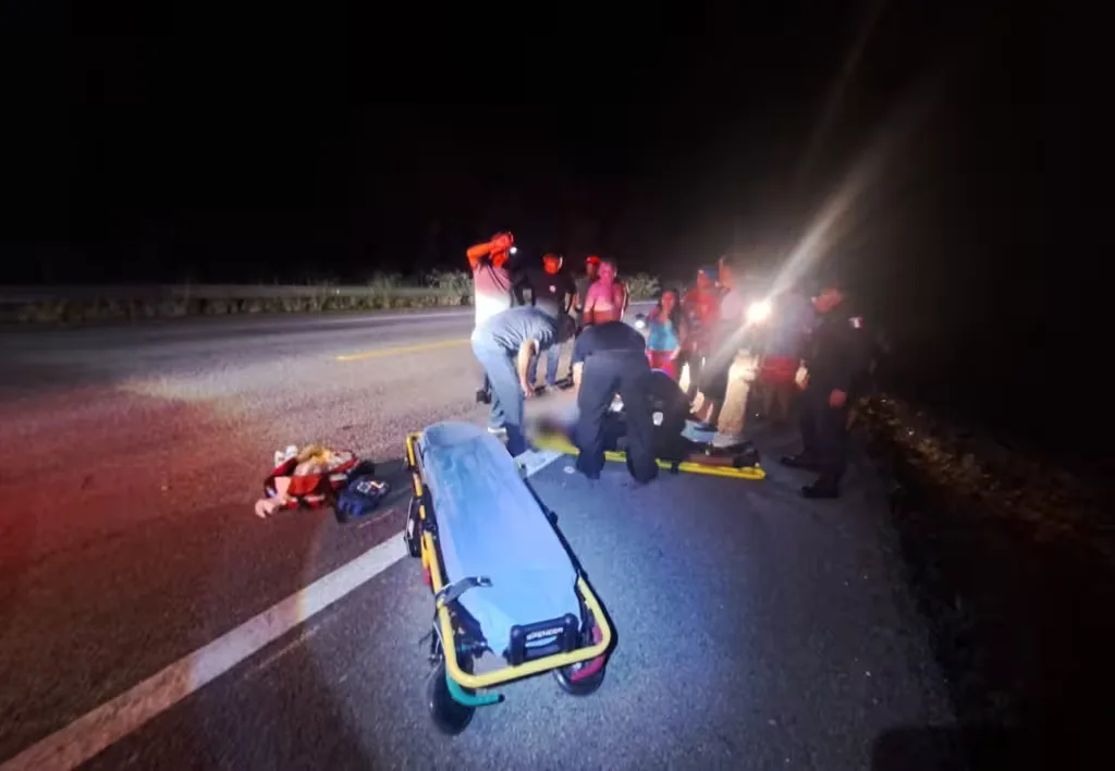Hallan a campesino gravemente herido en carretera de Quintana Roo; investigan posible accidente