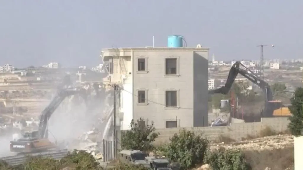 Israel derriba edificios de viviendas en Hebrón durante operación militar en Cisjordania