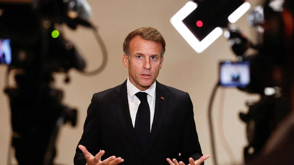 Macron advierte que no permitirá a quienes busquen "sembrar el caos" en protestas del sábado