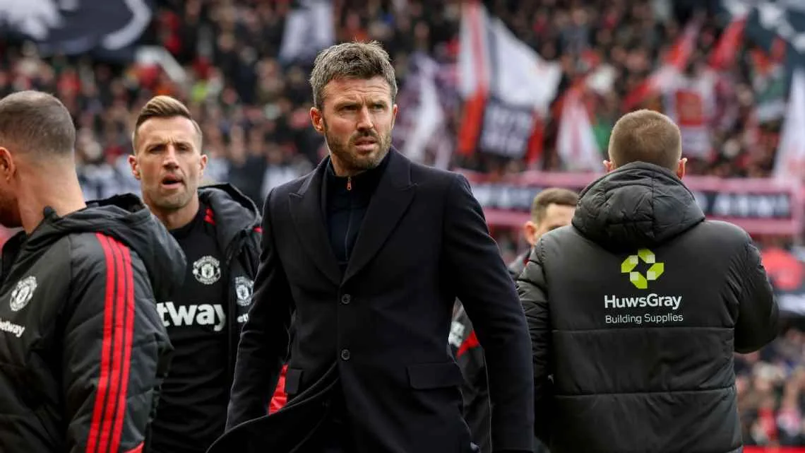 Manchester United mantiene a Carrick pese a ocho partidos sin ganar