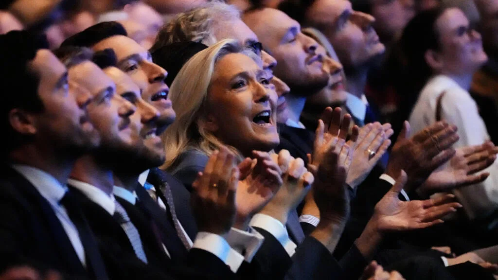 Marine Le Pen lanzará su candidatura presidencial en congreso ultraderechista blindado ante protestas