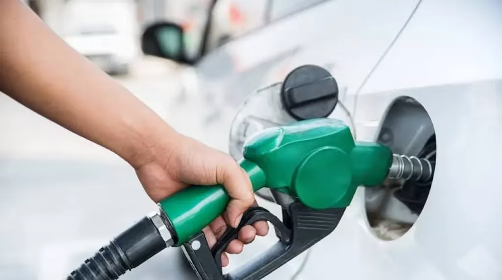 Profeco exhibe a gasolinera de Cancún por vender diésel a más de 28 pesos por litro