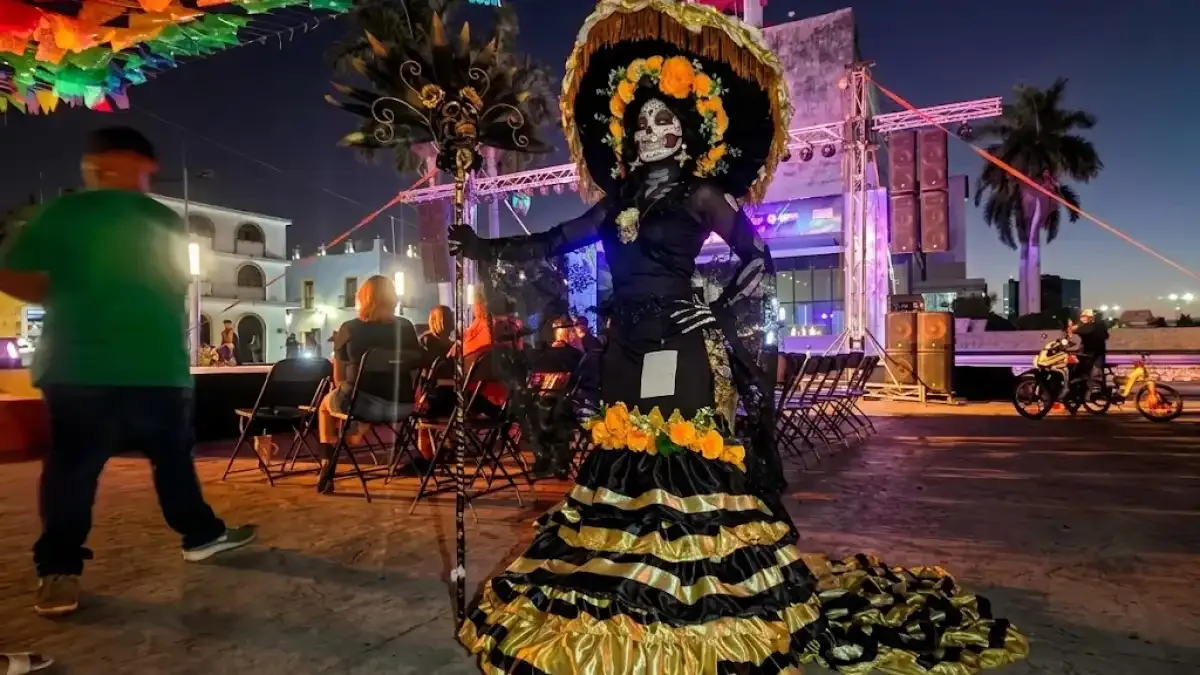 Quinta edición de La Ruta del Pixán reúne a 300 personas en el Centro Histórico de Campeche