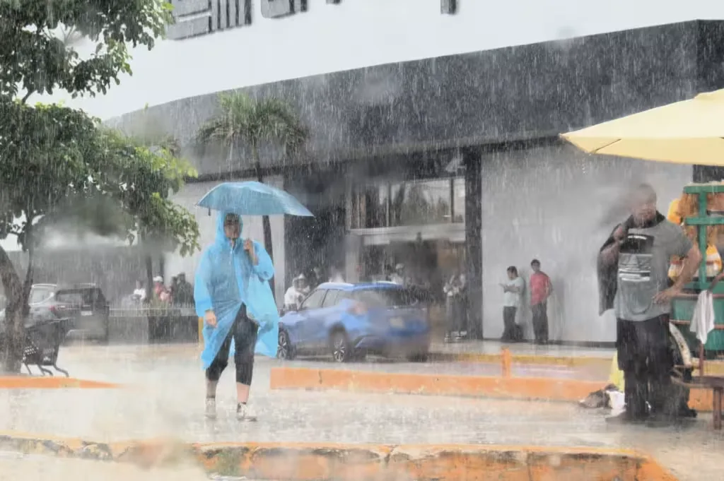 Quintana Roo bajo alerta: fuertes lluvias amenazan con provocar inundaciones este viernes