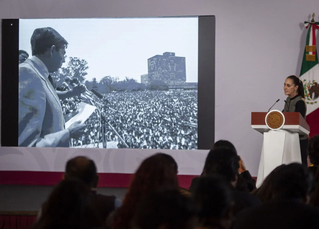 Sheinbaum encabeza homenaje a Cuauhtémoc Cárdenas en la mañanera y anuncia otro tributo
