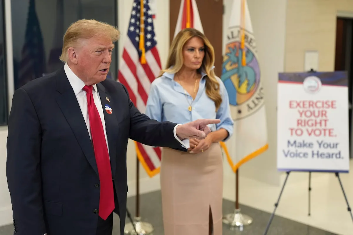 Trump intensifica campaña para minar la confianza electoral a 10 días de las legislativas de noviembre