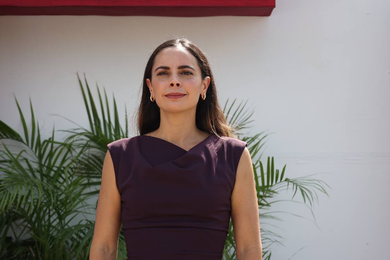 Felicita Ana Patricia Peralta a Quintana Roo por un  nuevo comienzo en su 48 aniversario