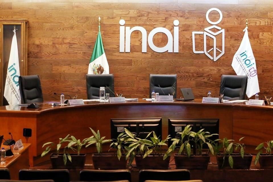 López Obrador veta nombramientos del INAI