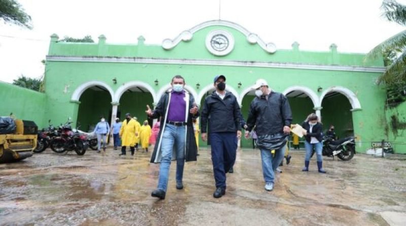 Tras el paso del huracán «Grace», el Gobernador Mauricio Vila Dosal realizó un recorrido por la zona afectada