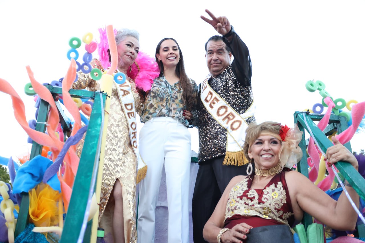 Ana Patricia Peralta comparte la alegría del carnaval con cancunenses